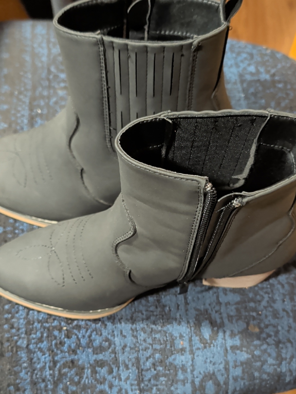 Tinstree Black Ankle Western Boots - Side Zip Size 7